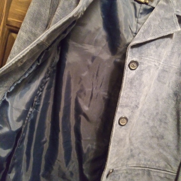 Coat - Picture 2 of 8